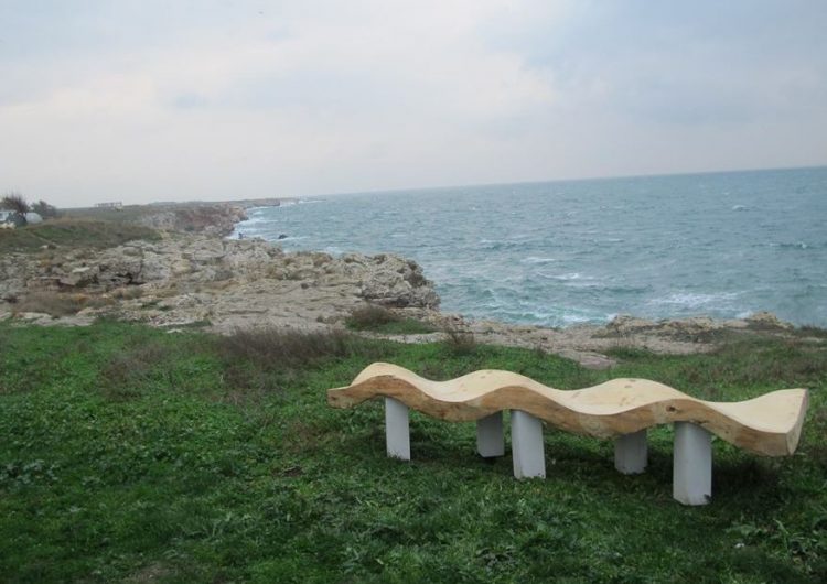Причудливи пейки превръщат в арт пространство бреговете край Шабла
