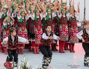 ПФТС “Добруджа” с поздравителен концерт за Гергьовден в центъра на Добрич