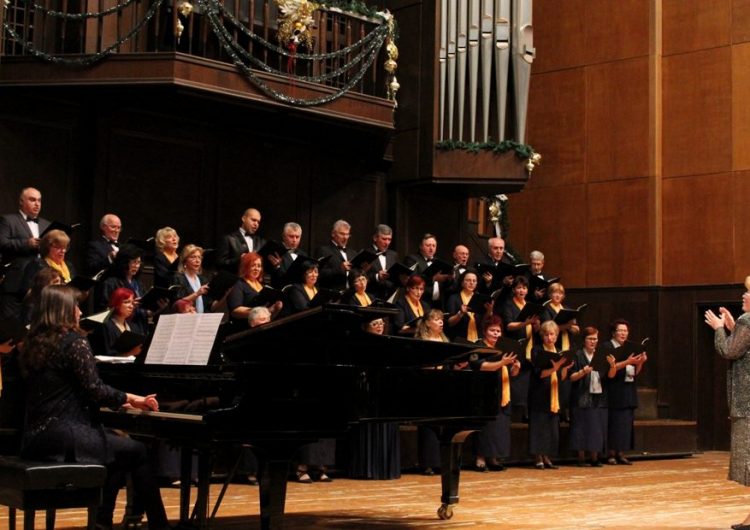 Бисери от оперната класика представя хор „Добруджански звуци”