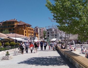 Силен месец август за туризма в Балчик, с пълни хотели и кръчми