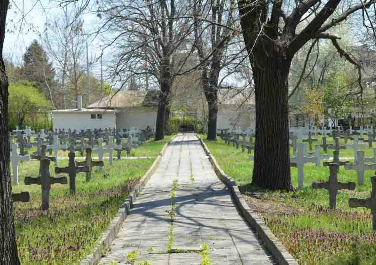 Военно гробище музей в Добрич – памет за 3500 воини от 7 армии и над 15 народности