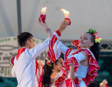 Колумбийски ритми на фестивала „Фолклор без граници“ в Добрич