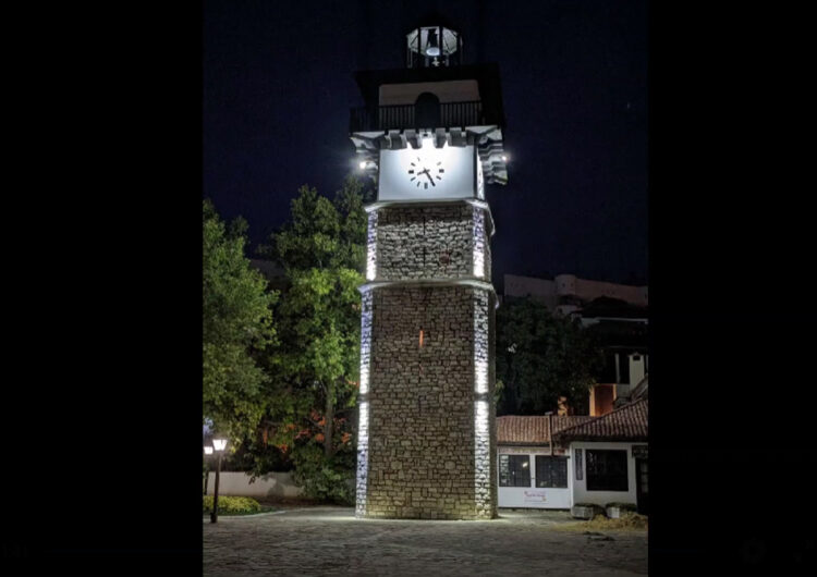 От часовниковата кула в Стария Добрич вече звучи химнът на града