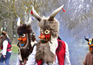 Със звън на хлопки, огън и детски смях Шабла отбеляза Сирни Заговезни